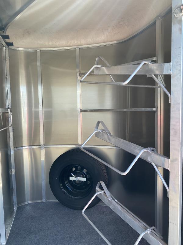 2025 Maverick Lite DX – Enclosed 3-Horse - Image 16