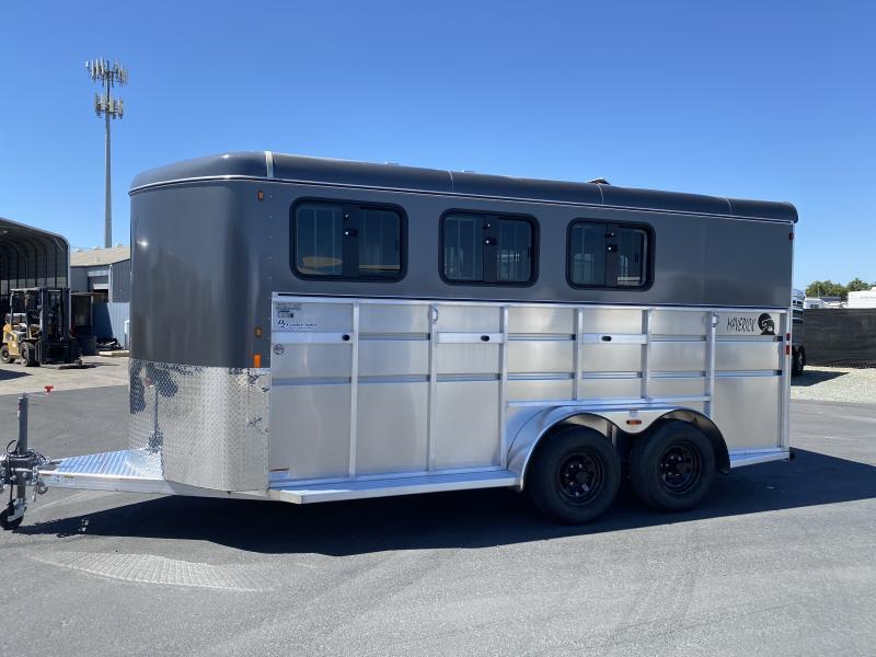 2025 Maverick Lite DX – Enclosed 3-Horse - Image 5