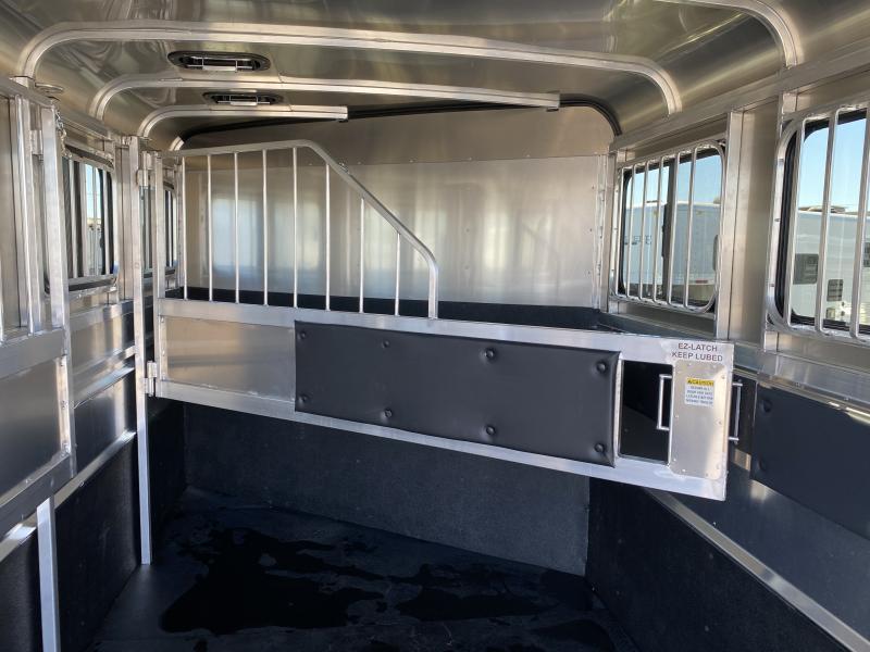 2025 Maverick Lite DX – Enclosed 3-Horse - Image 13