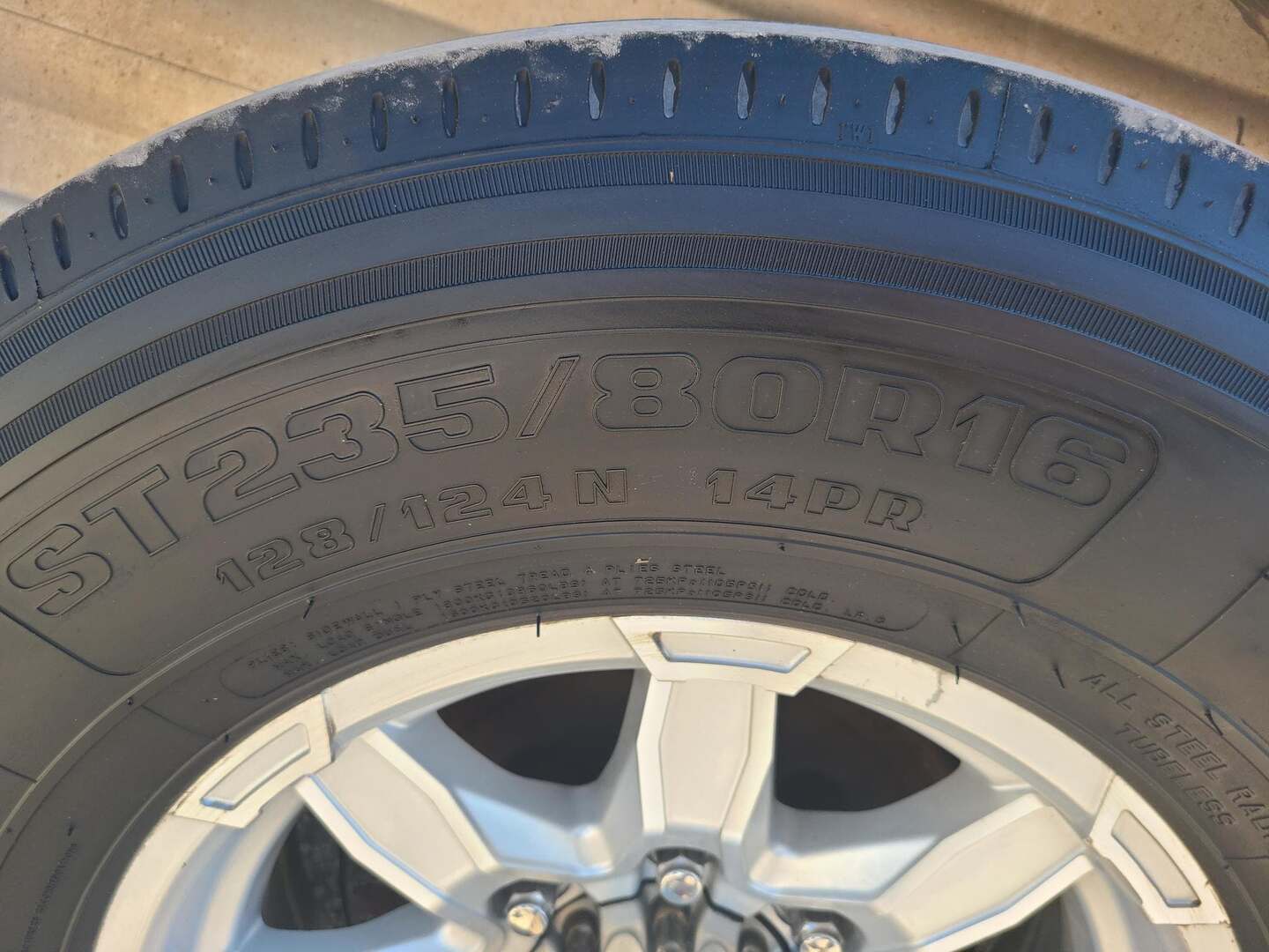 2022 Cimarron Trailers Norstar 3HBP WERM FLOORING, Hayrack & POLISHED ALU - Image 15