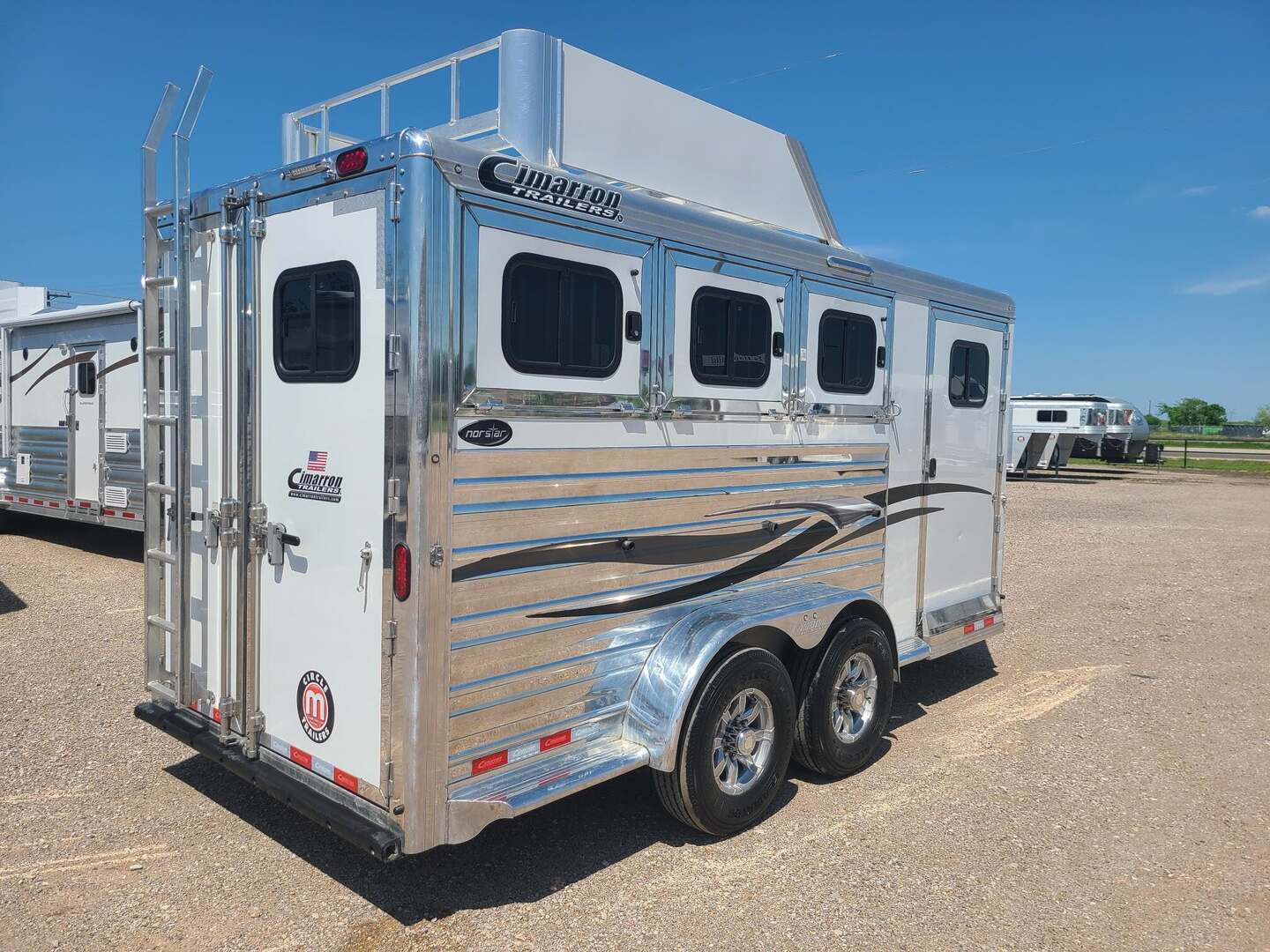 2022 Cimarron Trailers Norstar 3HBP WERM FLOORING, Hayrack & POLISHED ALU