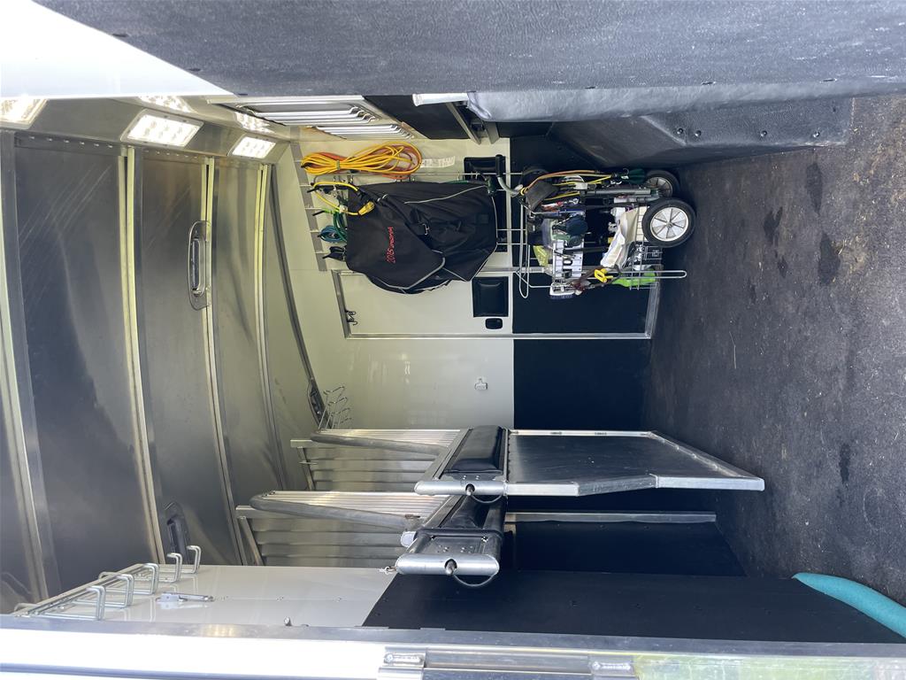 2014 4 Star Trailer Deluxe 3 Horse - Image 18