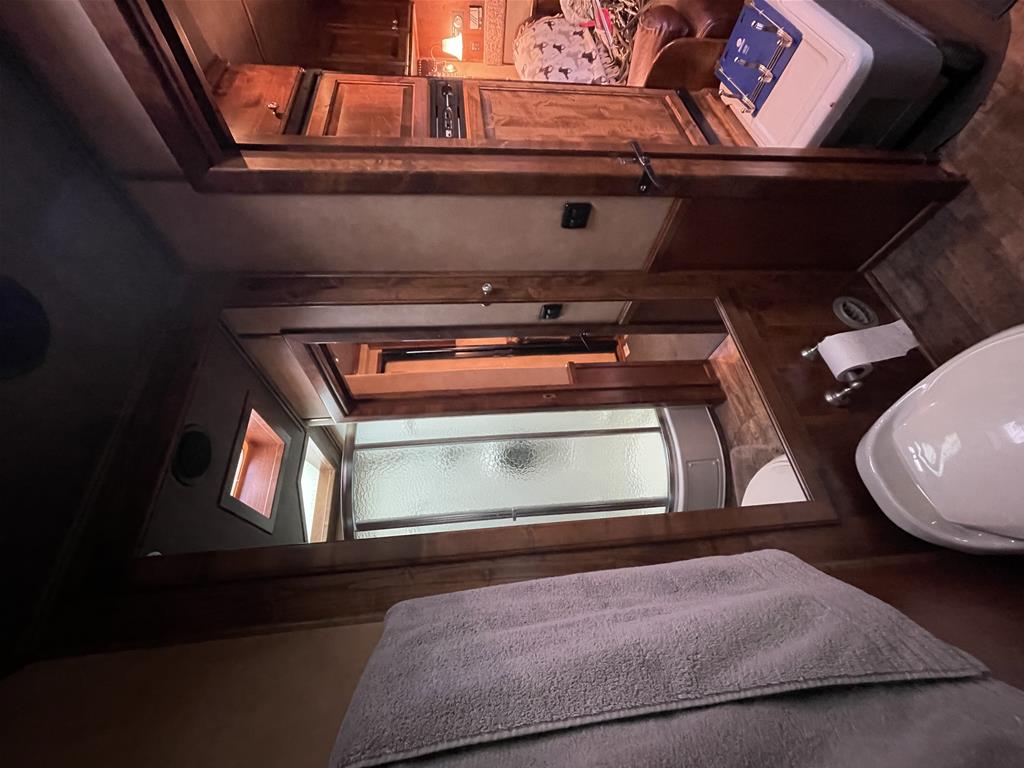 2014 4 Star Trailer Deluxe 3 Horse - Image 7