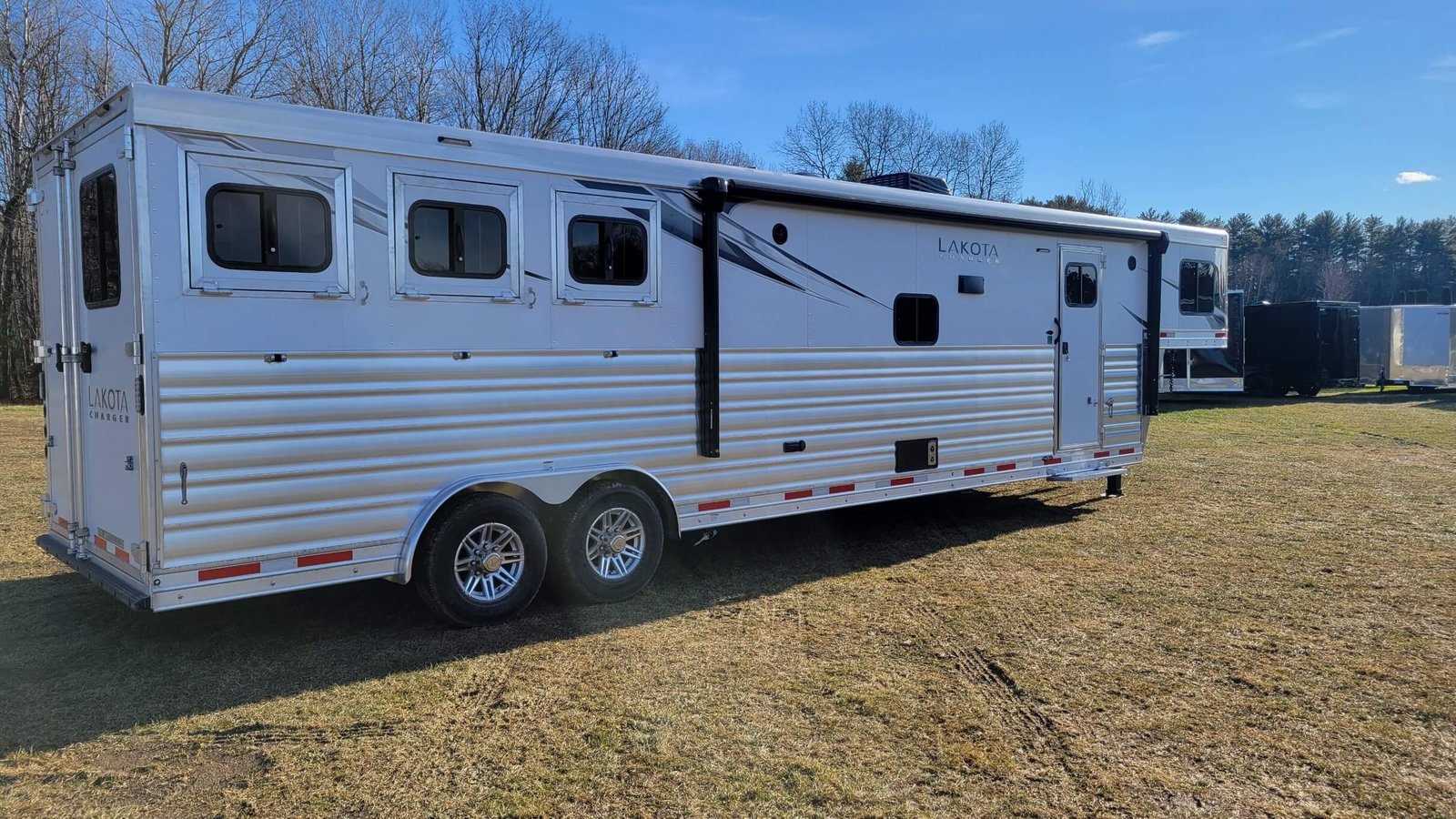 2022 Lakota Charger 2 Horse LQ Mid-Tack Conversion - Image 6