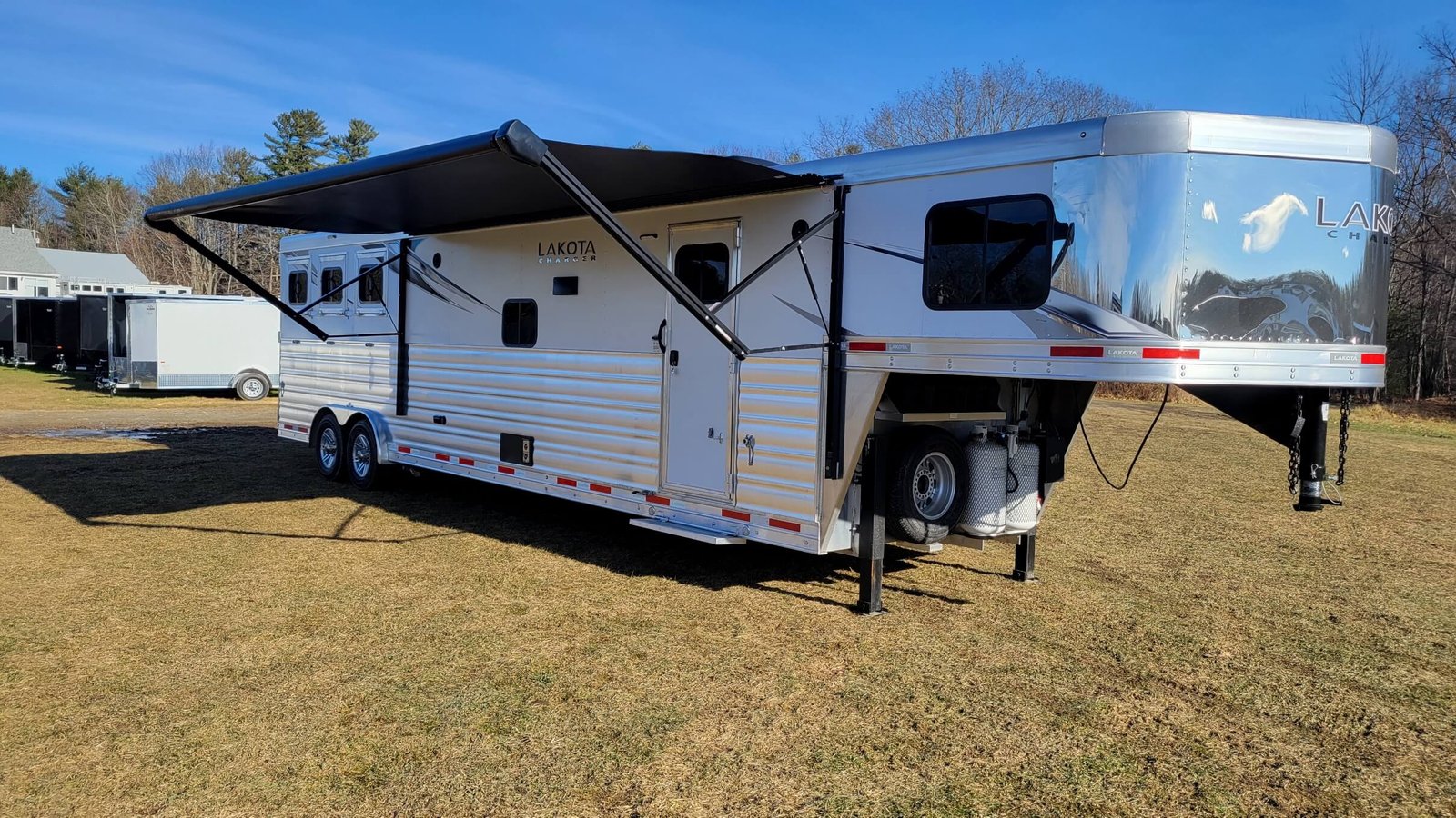 2022 Lakota Charger 2 Horse LQ Mid-Tack Conversion - Image 4