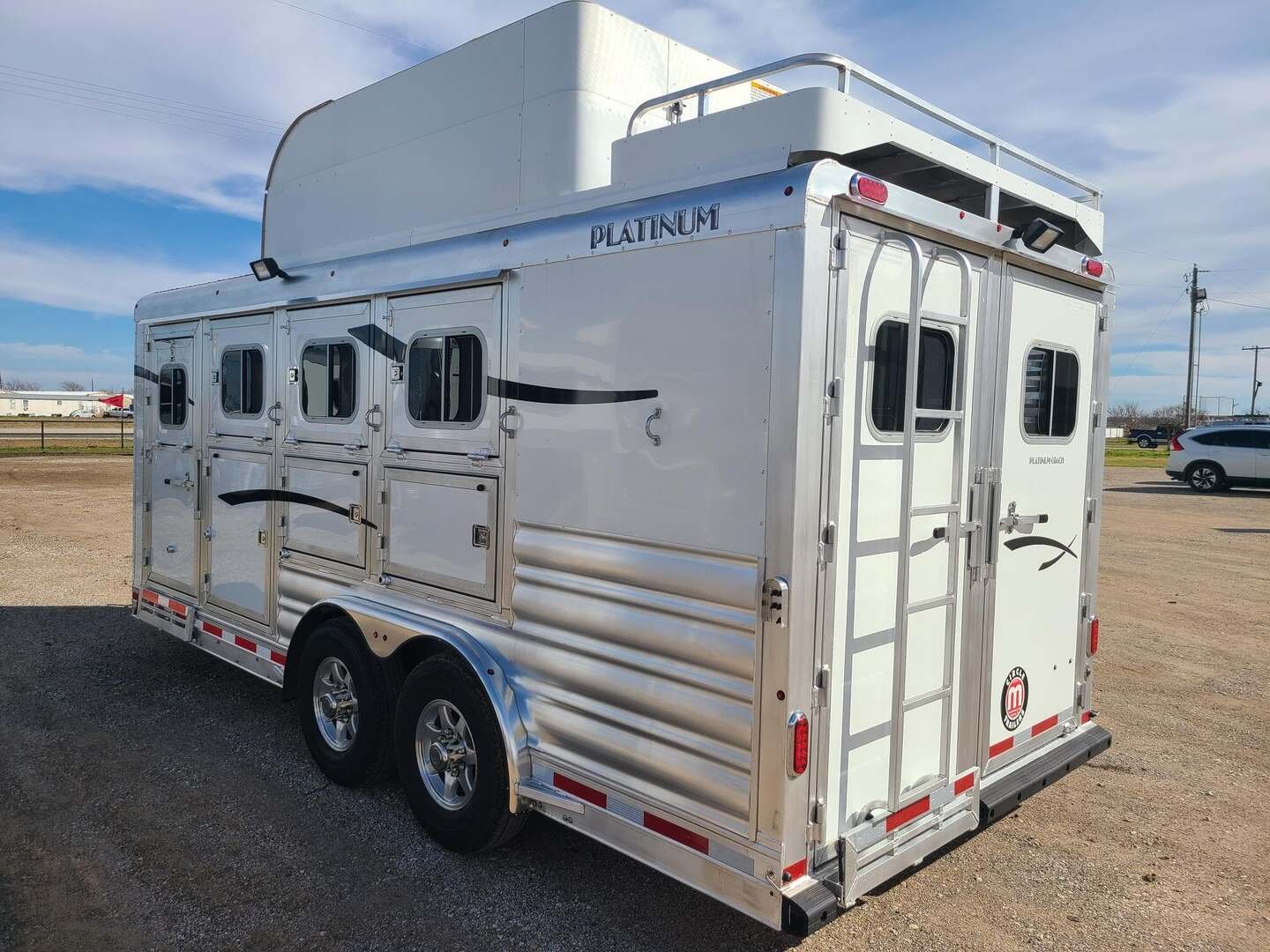 2026 Platinum Coach 8 Wide Platinum 4 HBP With POD & MANGERS