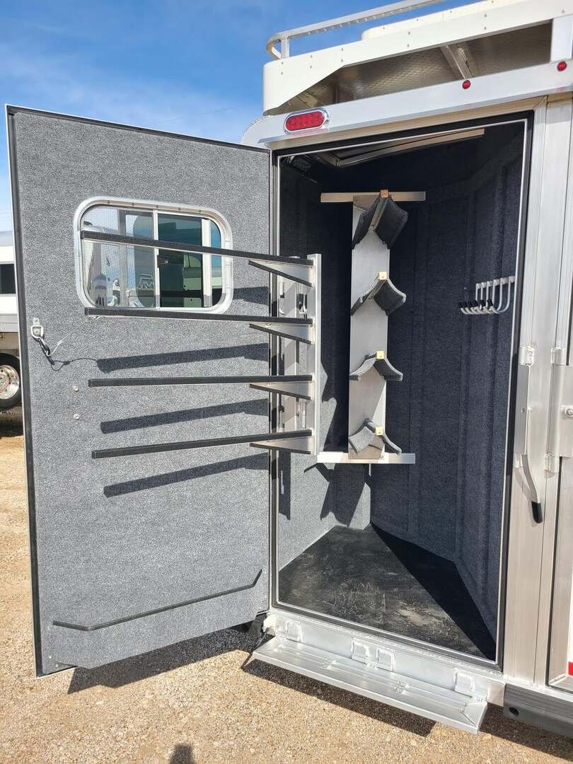 2026 Platinum Coach 8 Wide Platinum 4 HBP With POD & MANGERS - Image 14
