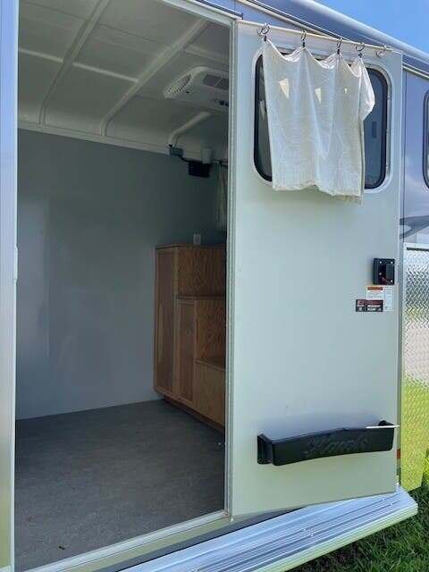 2023 Hawk 2H Gooseneck w/Side Ramp & Weekender Dress - Image 16