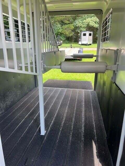 2023 Hawk 2H Gooseneck w/Side Ramp & Weekender Dress - Image 15