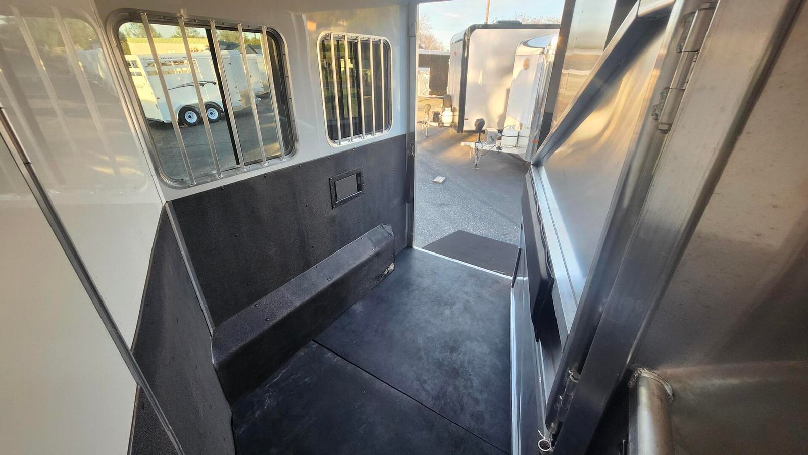 2017 Exiss Trailers LQ 2H ENDEAVOR 8210 - Image 15