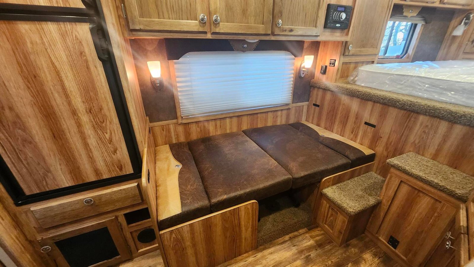 2017 Exiss Trailers LQ 2H ENDEAVOR 8210 - Image 11