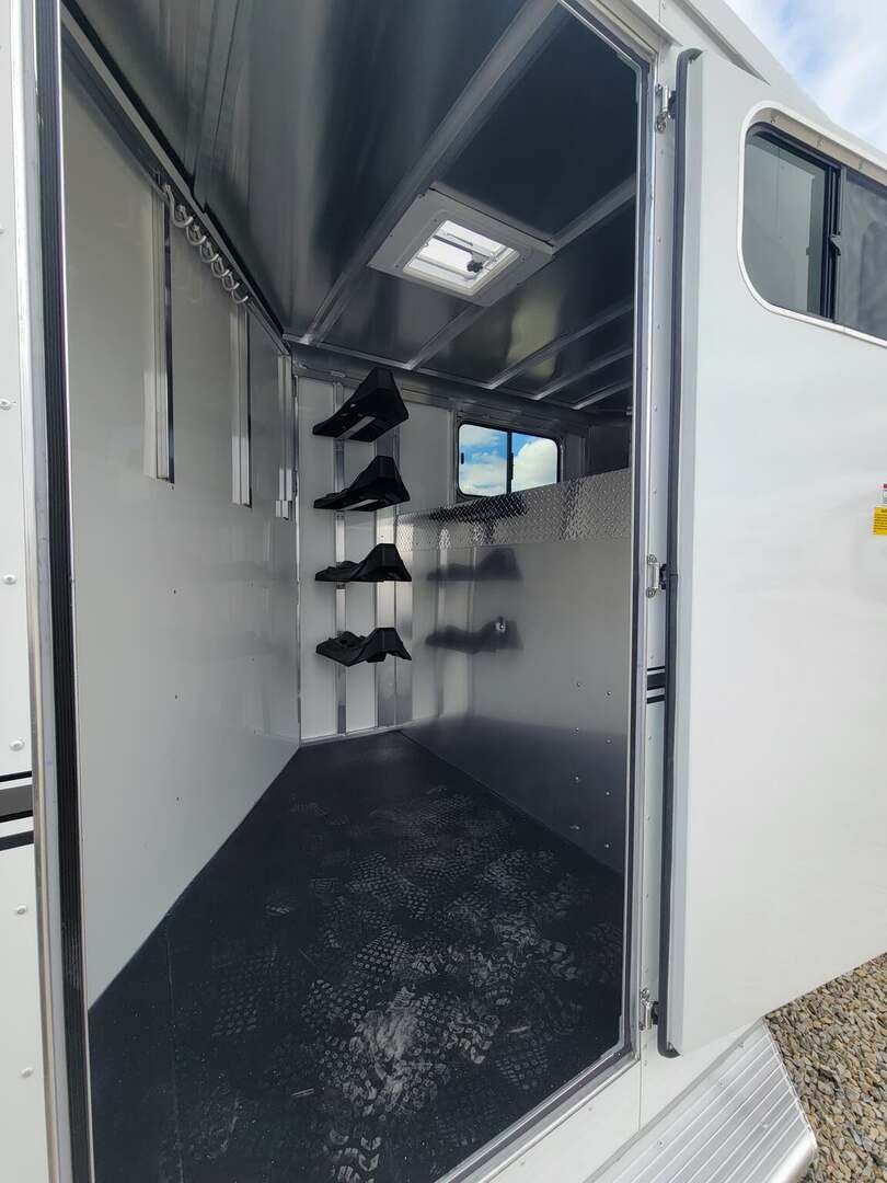2023 Sundowner Trailers Super Sport SS4HGN - Image 10