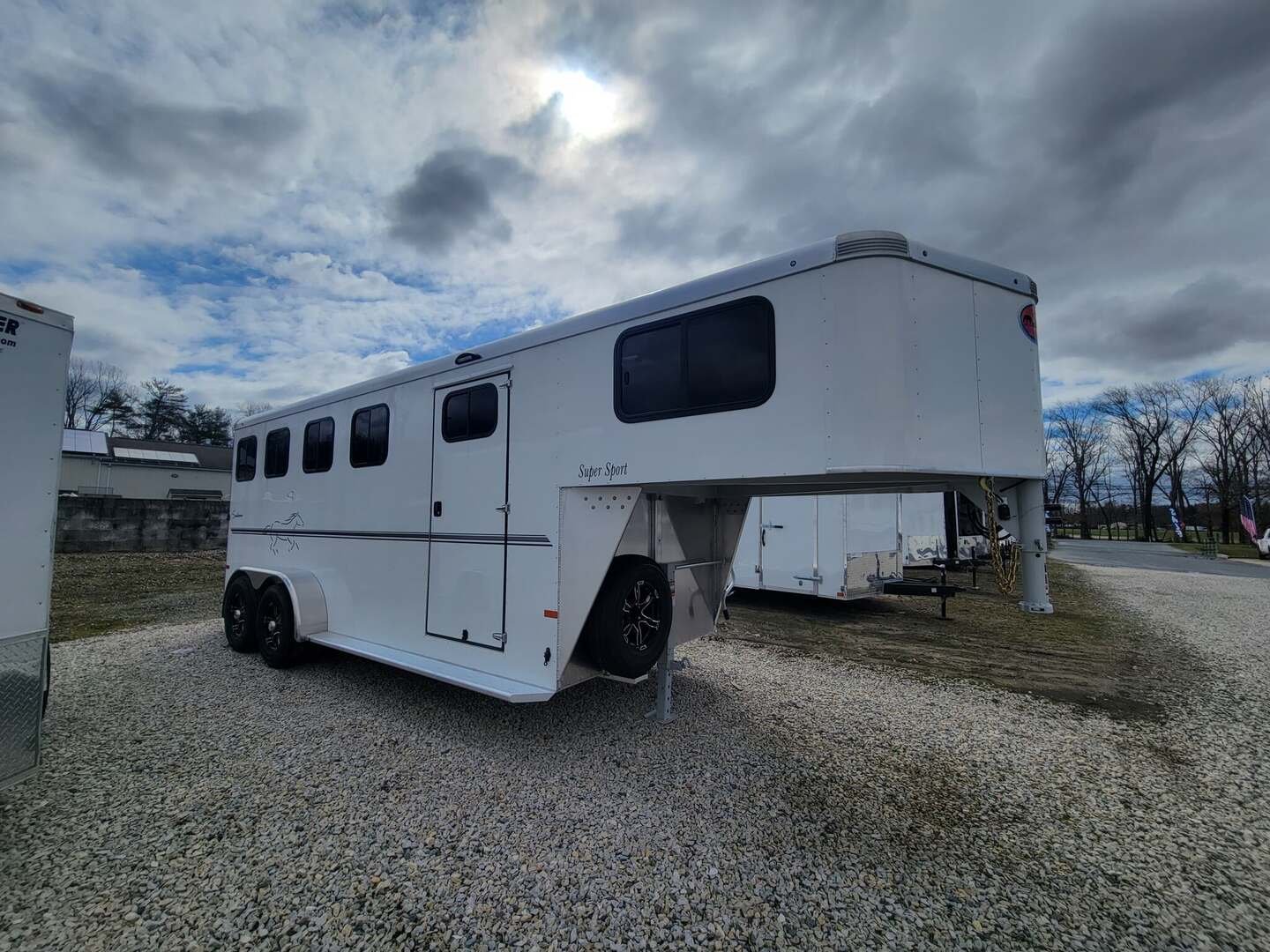 2023 Sundowner Trailers Super Sport SS4HGN - Image 2