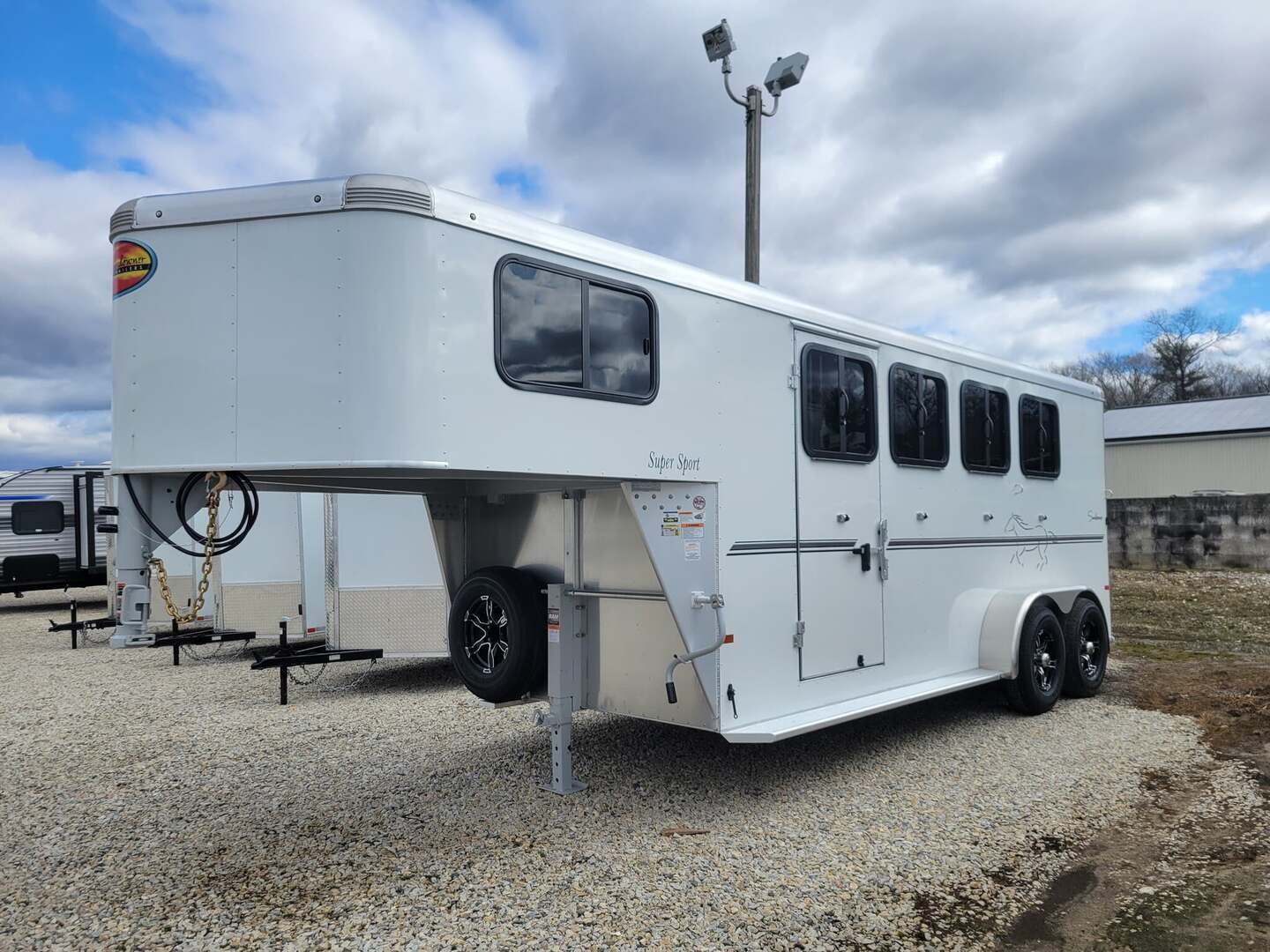 2023 Sundowner Trailers Super Sport SS4HGN - Image 3