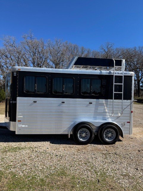 2012 Sundowner Super Sport 3 Horse Bumper Pull Trailer - Image 2