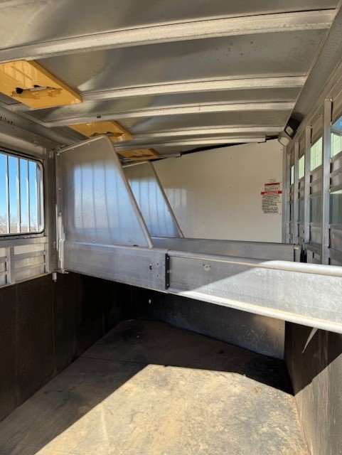 2012 Sundowner Super Sport 3 Horse Bumper Pull Trailer - Image 6