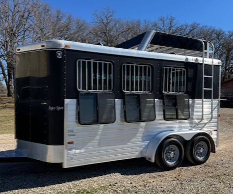 2012 Sundowner Super Sport 3 Horse Bumper Pull Trailer - Image 4