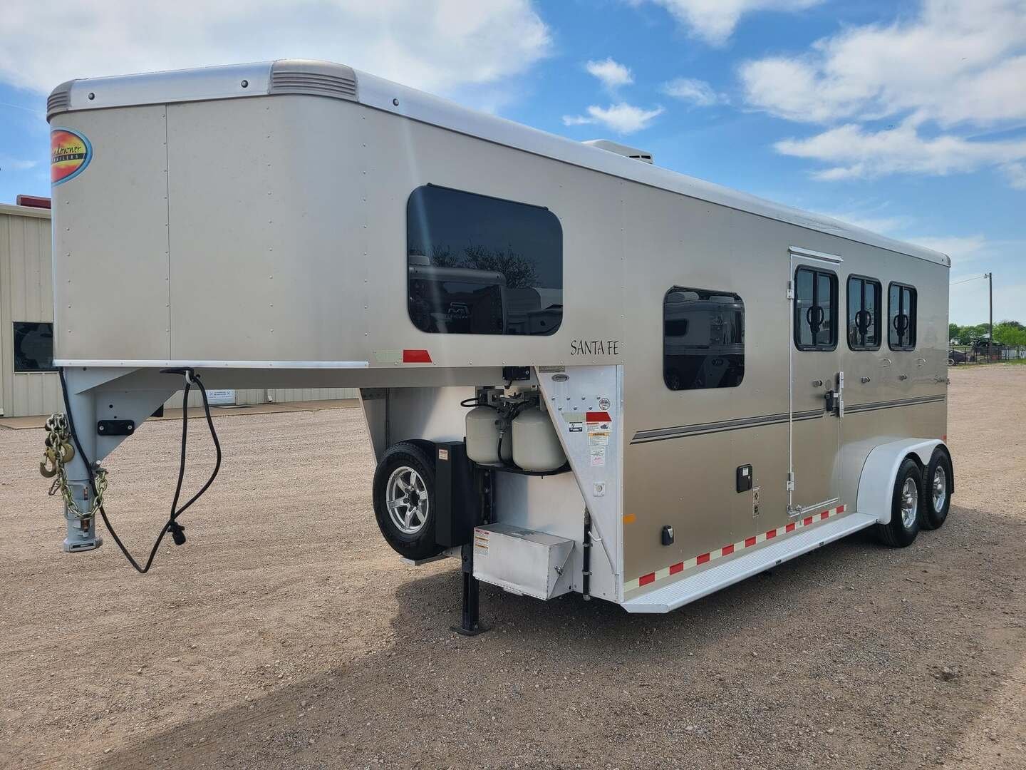2020 Sundowner Trailers Santa Fe 3 Horse 6'6" LQ with 72" sofa sleeper