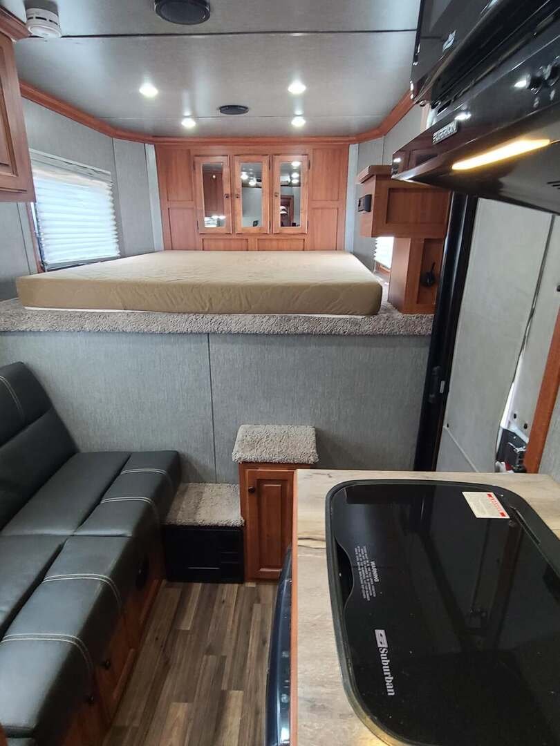 2020 Sundowner Trailers Santa Fe 3 Horse 6'6" LQ with 72" sofa sleeper - Image 9