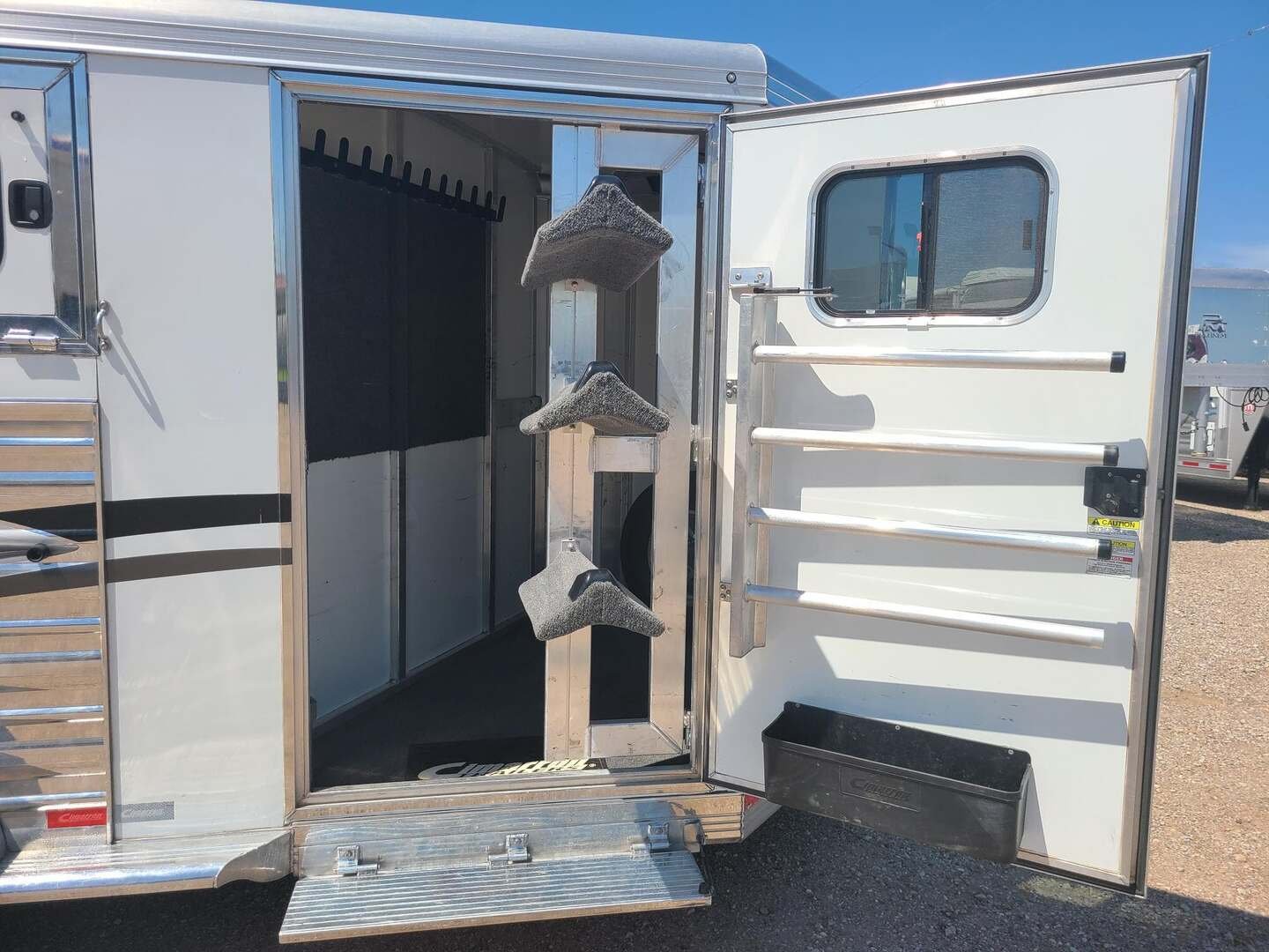 2022 Cimarron Norstar 3 Horse Bumper Pull Trailer - Image 11