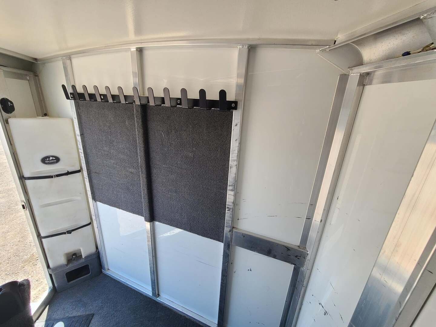 2022 Cimarron Norstar 3 Horse Bumper Pull Trailer - Image 12