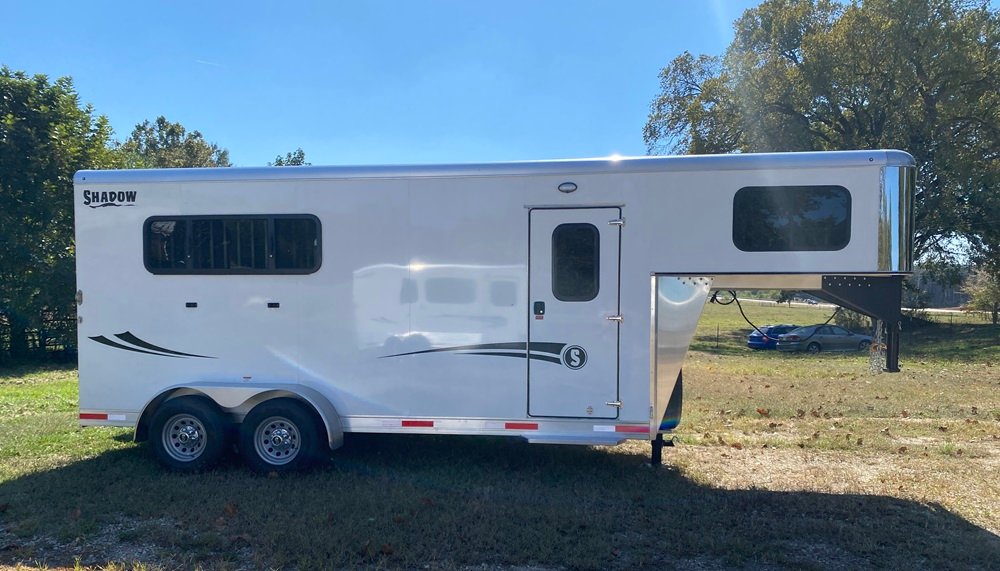 2012 Lakota Charger 3 Horse Gooseneck Trailer - Image 4