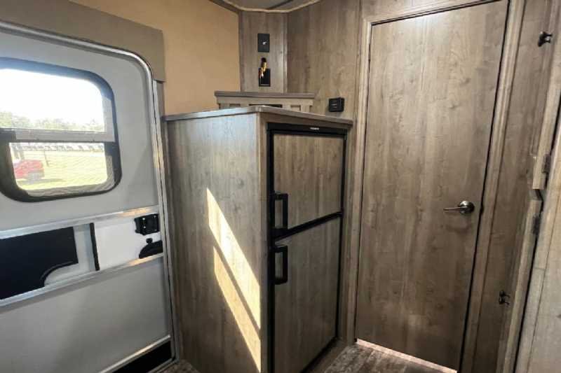 2024 Harmar Dixie Outlaw 7310LQ 3 Horse Gooseneck Trailer - Image 16