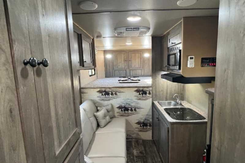 2024 Harmar Dixie Outlaw 7310LQ 3 Horse Gooseneck Trailer - Image 19