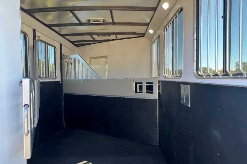 2024 Harmar Dixie Outlaw 7310LQ 3 Horse Gooseneck Trailer - Image 10