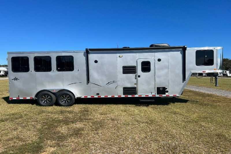 2024 Harmar Dixie Outlaw 7310LQ 3 Horse Gooseneck Trailer - Image 3