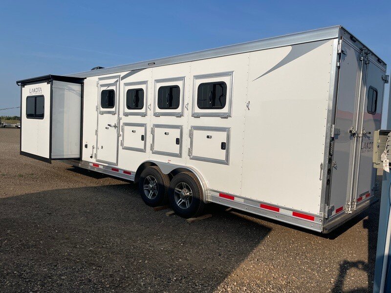 2023 Lakota AC8X11 Cold Edition