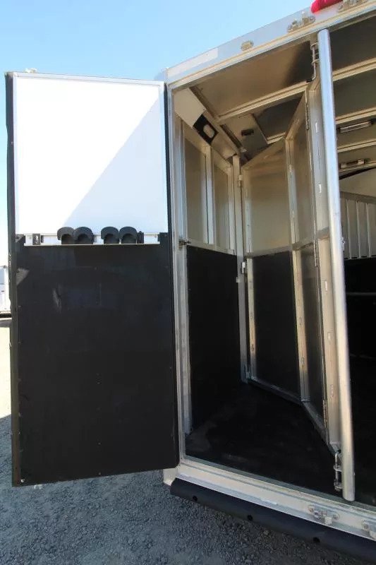 2017 Exiss 7200 Large Dressing Room - Rear Tack - Image 10