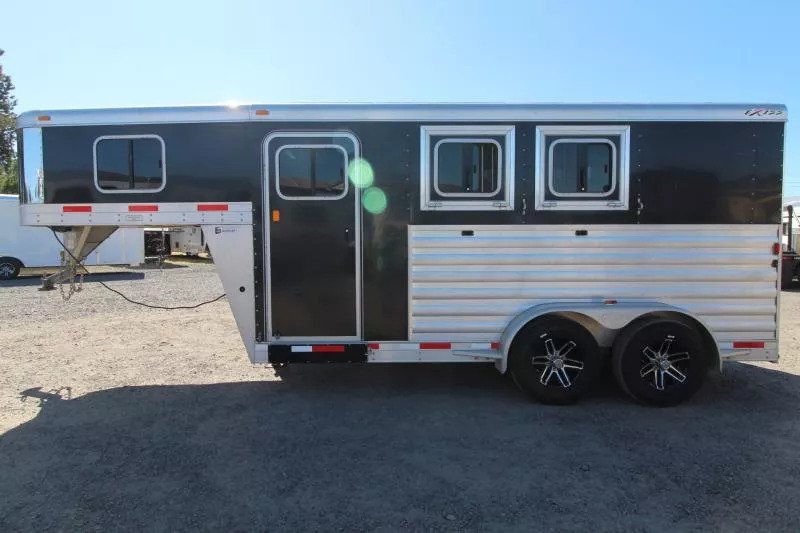 2017 Exiss 7200 Large Dressing Room - Rear Tack - Image 14