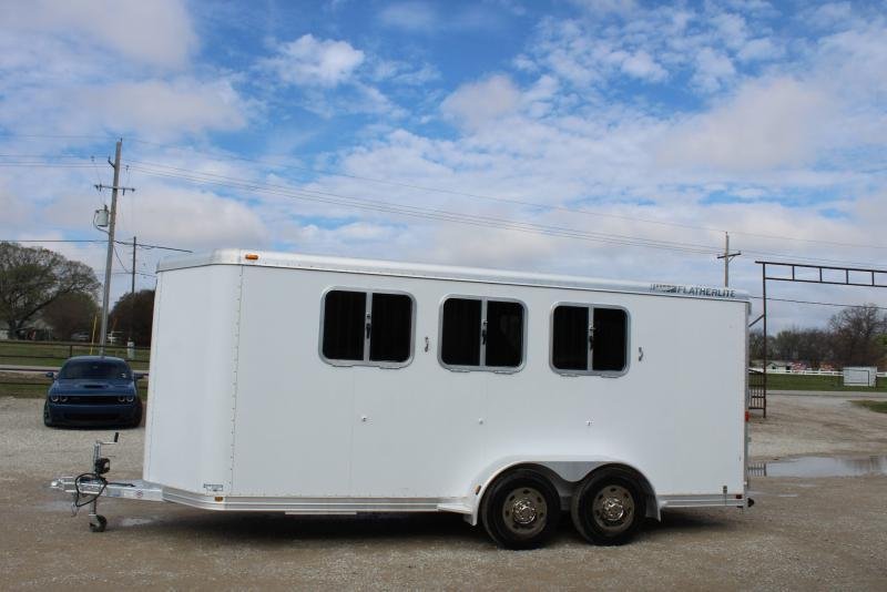 2004 Featherlite 9408 3 Horse Bumper Pull Trailer
