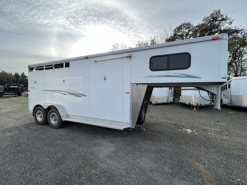 2006 SilverLite Freedom 3 Horse Gooseneck Trailer - Image 5