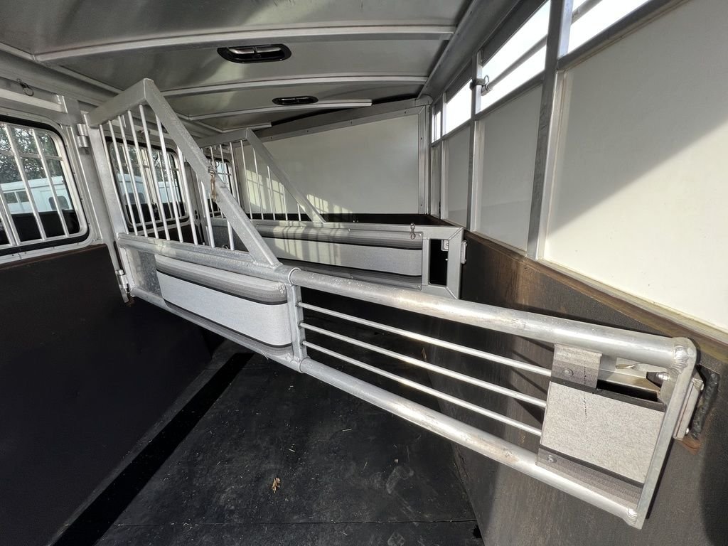 2006 SilverLite Freedom 3 Horse Gooseneck Trailer - Image 9
