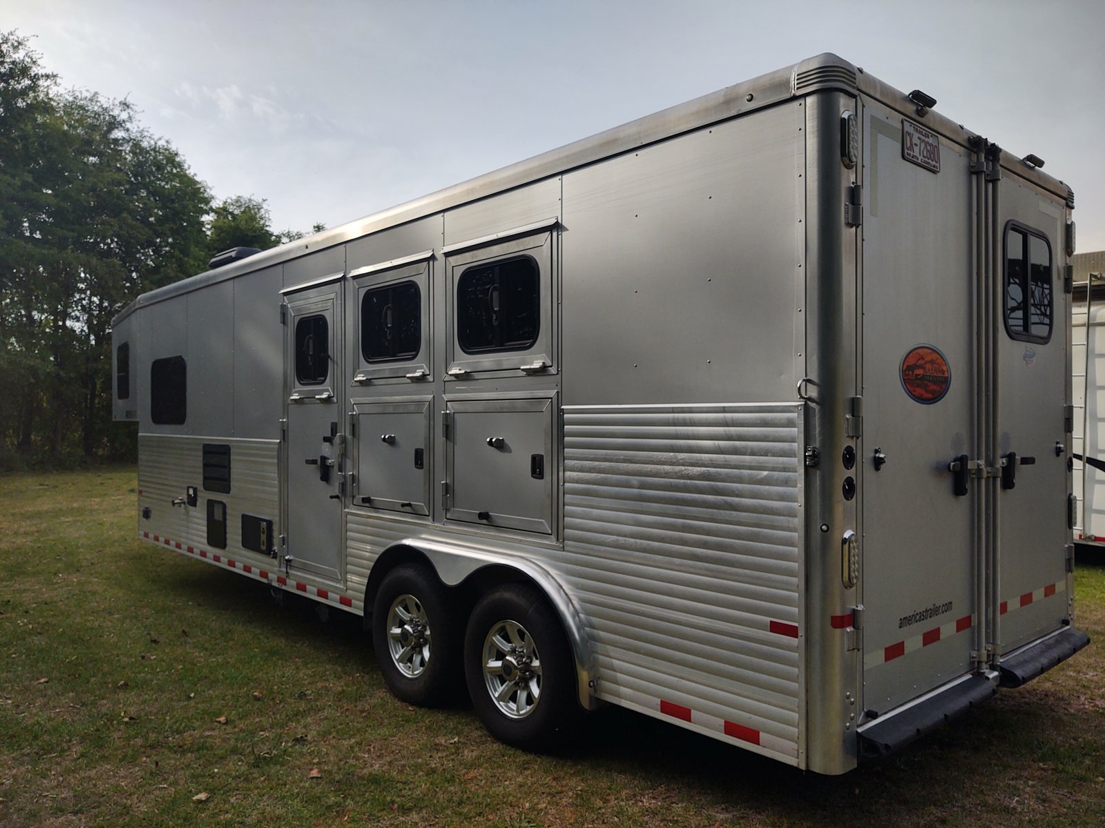 2018 Sundowner 8010 RS 3 Horse Gooseneck Trailer - Image 3