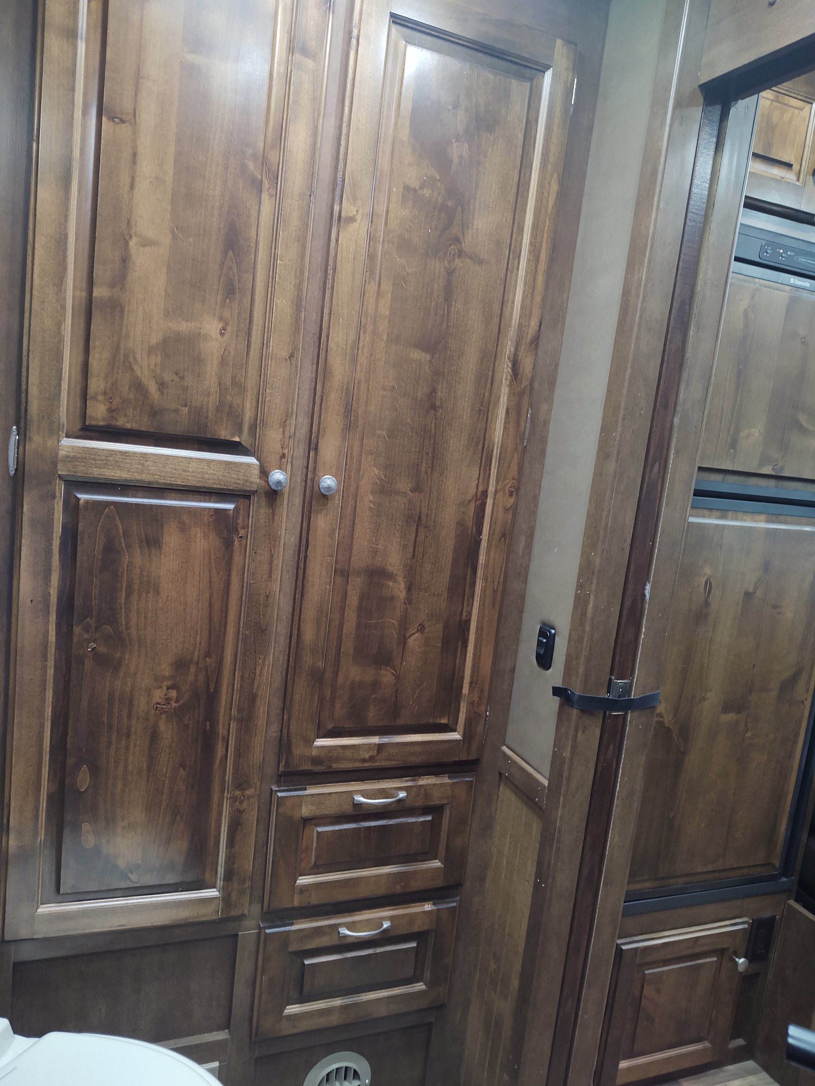 2018 Sundowner 8010 RS 3 Horse Gooseneck Trailer - Image 20