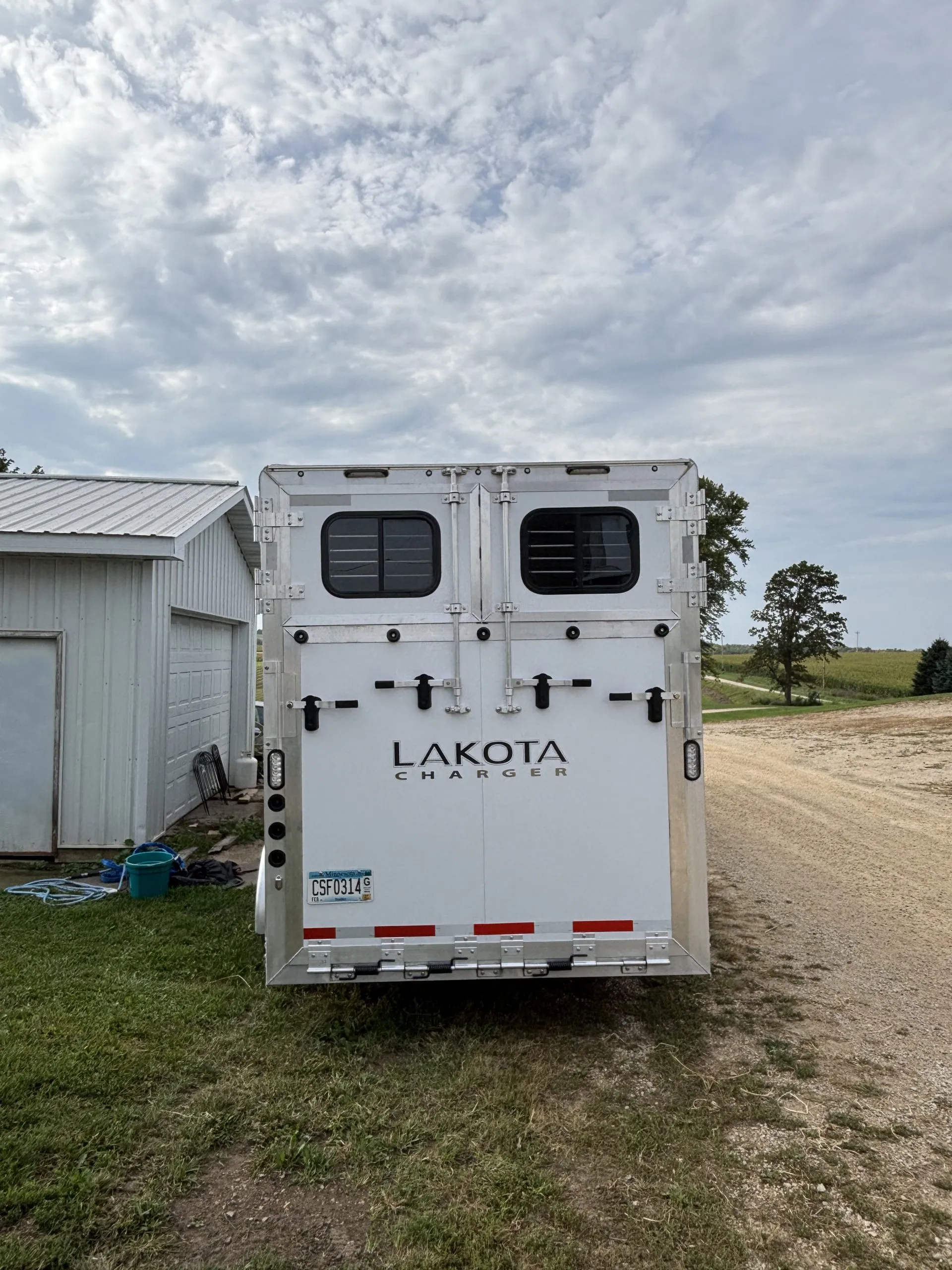 2022 Lakota Charger 2 Horse LQ - Image 11