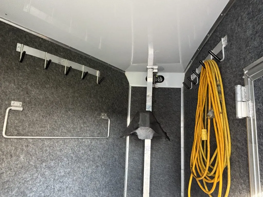 2022 Lakota Charger 2 Horse LQ - Image 13