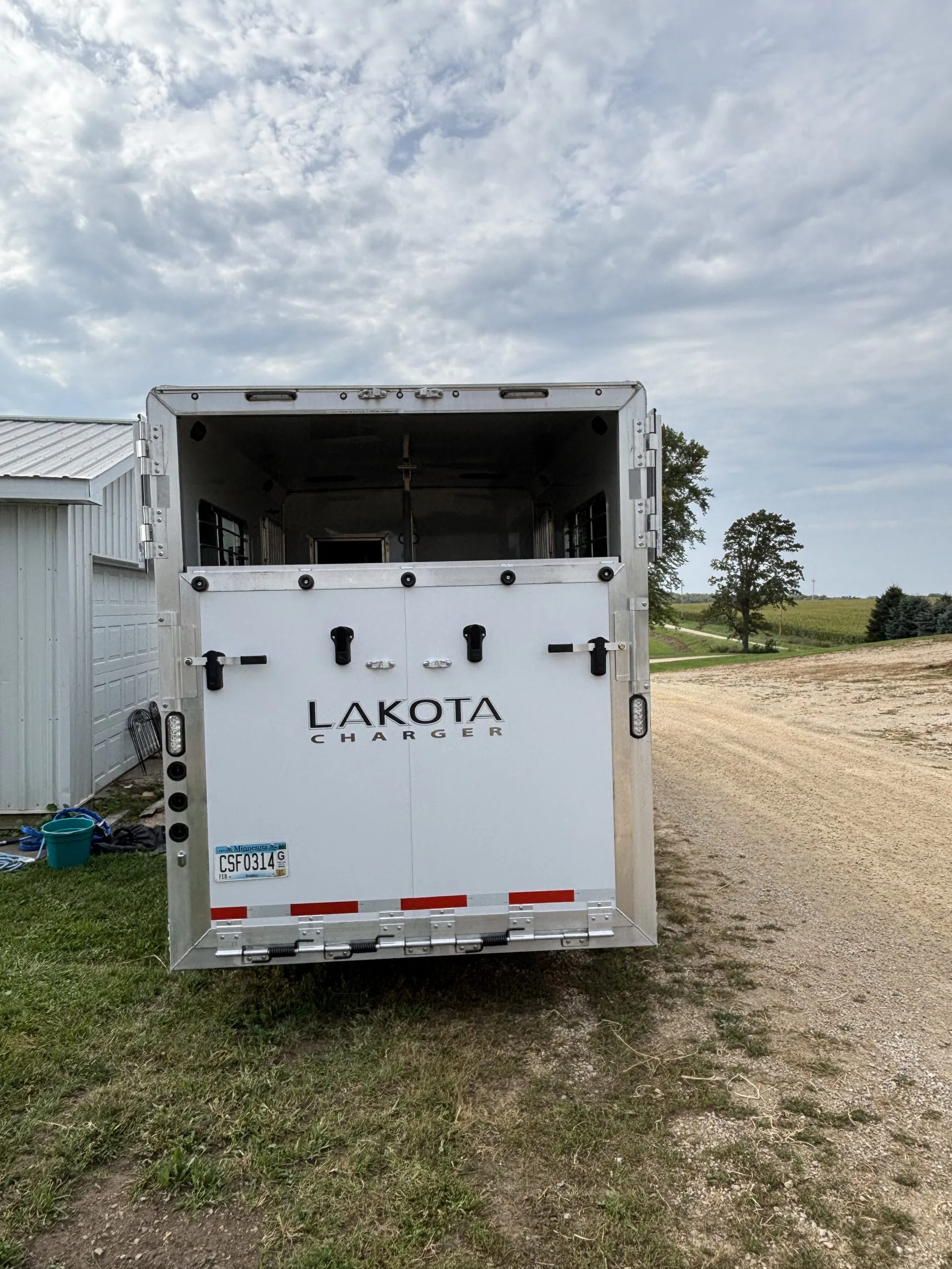 2022 Lakota Charger 2 Horse LQ - Image 6