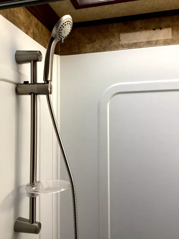 2019 Exiss Escape 7204 2 Horse Weekender Gooseneck Trailer - Image 9