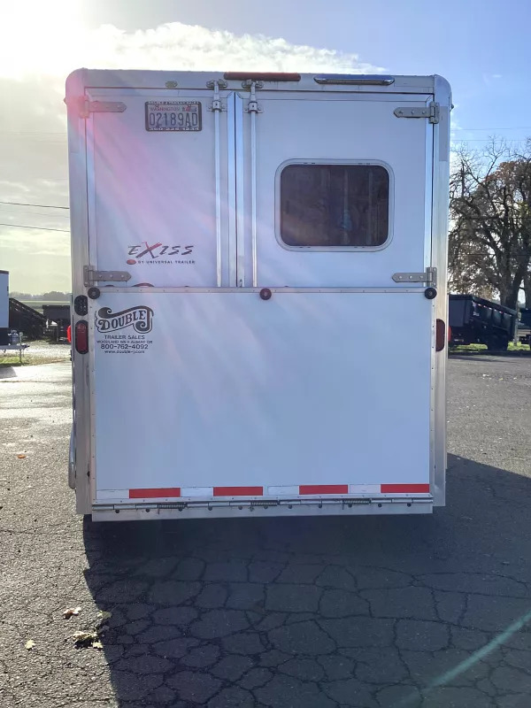 2019 Exiss Escape 7204 2 Horse Weekender Gooseneck Trailer - Image 3