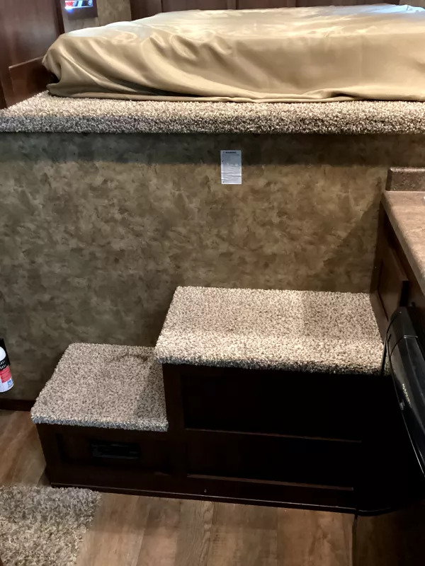 2019 Exiss Escape 7204 2 Horse Weekender Gooseneck Trailer - Image 11