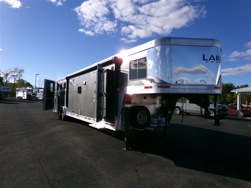 2023 Lakota Charger 8315 SR 3 Horse Gooseneck with Living Quarters - Image 19