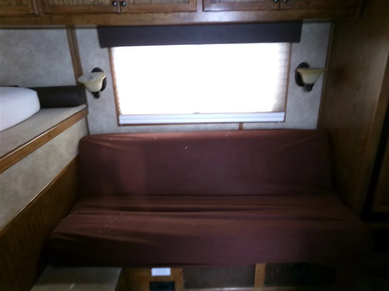 2016 4 Star 8410 Proline Interior 4 Horse Gooseneck with Living Quarters - Image 13