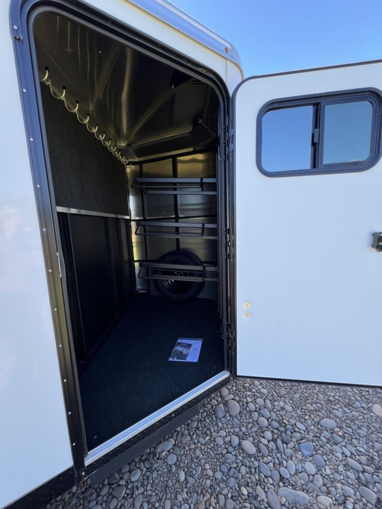 2023 Logan Coach Crossfire 3 Horse Bumper Pull - Image 11