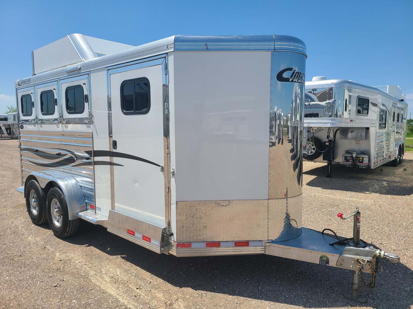 2022 Cimarron Norstar 3HBP Bumper Pull - Image 4