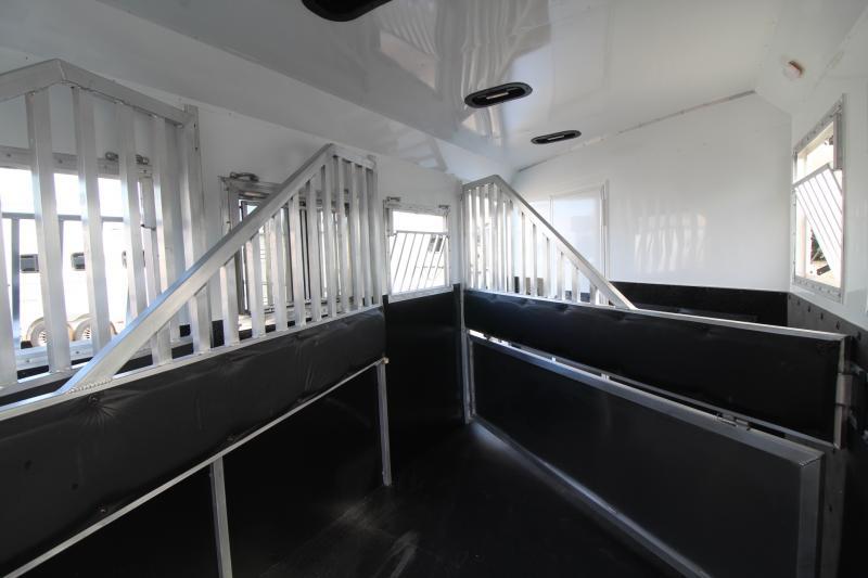 2024 Bison Silverado 7408 4 Horse Slant Load Gooseneck with Living Quarters - Image 19