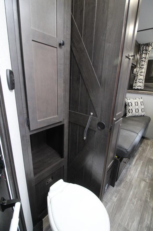 2024 Bison Silverado 7408 4 Horse Slant Load Gooseneck with Living Quarters - Image 14